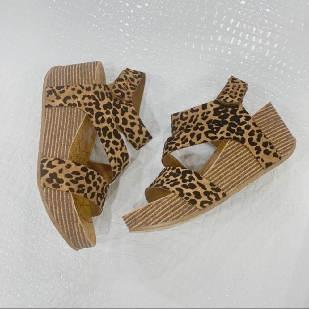 LAST! Blowfish KEEP IT GOING LEOPARD WEDGE SANDALS - Picture 3 of 6
